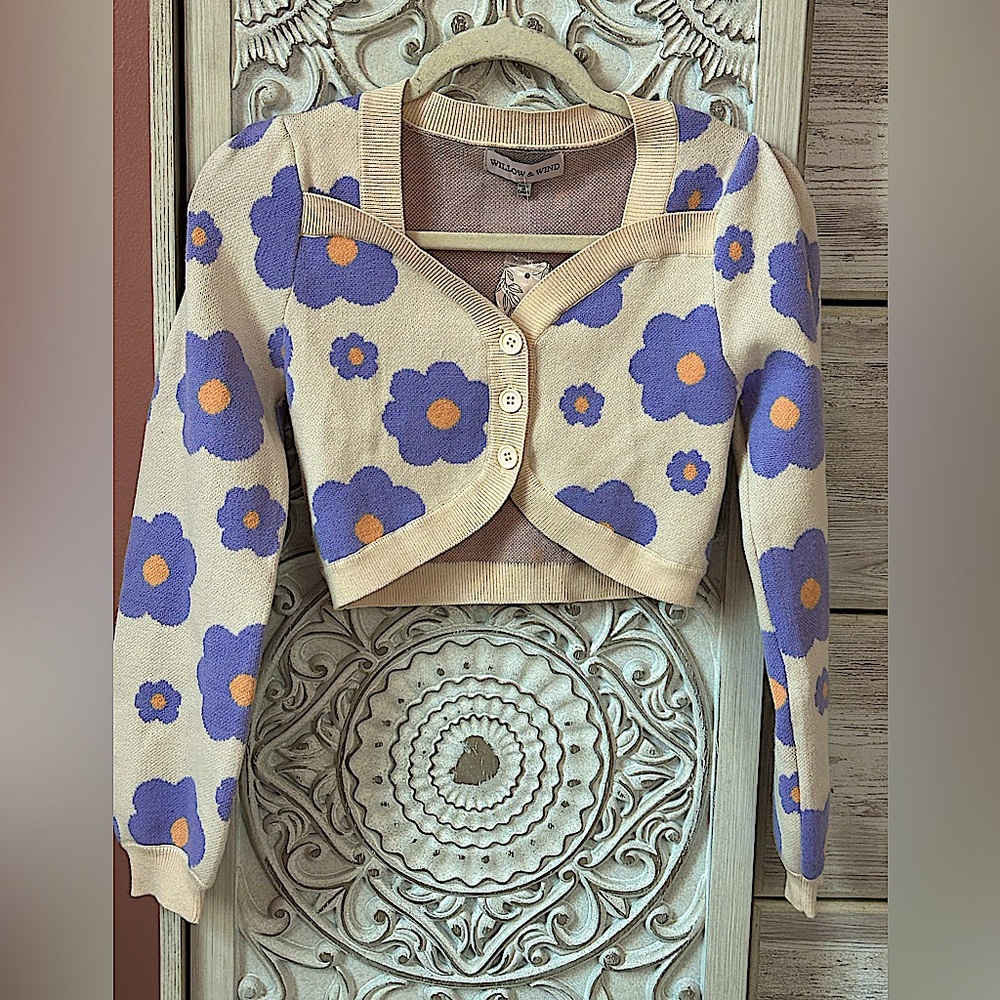 Willow & Wind cropped purple and tan floral retro print cardigan sweater size Xs